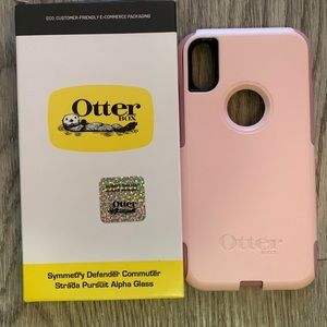 Otterbox iPhone case fits XS and iPhone X